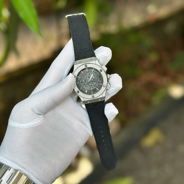 Most Demanded Analog Quartz Movement Watch With High Quality Strap Best finishing Body & Case - SRB3