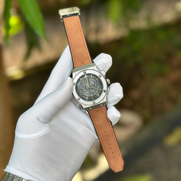 Most Demanded Analog Quartz Movement Watch With High Quality Strap Best finishing Body & Case - SRB4