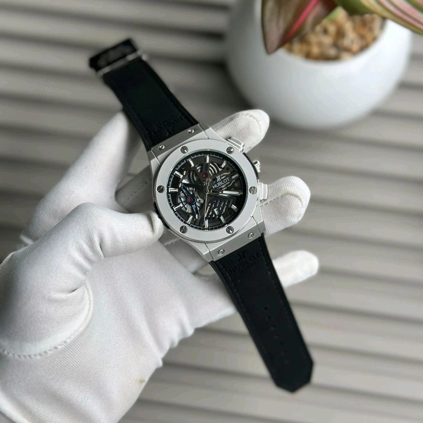 Most Demanded Analog High Quality Watch With High Quality Strap Best finishing Body & Case - STV3