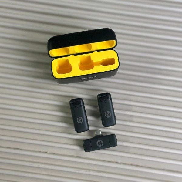 Vlogger's Power Combo – Wireless Collar Mic + Tripod Selfie Stick for Android and iPhone