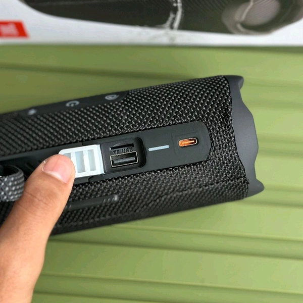 New FLIP7 Speaker – 1:1 Replica (7A Quality) - Black