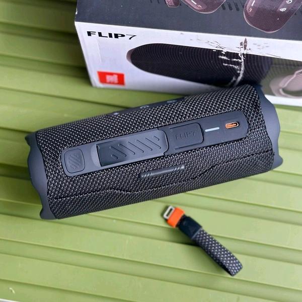 New FLIP7 Speaker – 1:1 Replica (7A Quality) - Black