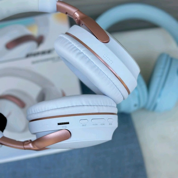 Wireless Earphone Headphones For Music Lovers & Professionals - Suitable for Travel, Office & Home, 5-6 Hours Playback Time, High Quality Model - White