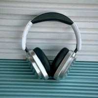 Wireless Earphone Headphones For Music Lovers & Professionals - Suitable for Travel, Office & Home, 5-6 Hours Playback Time, High Quality Model - Silver