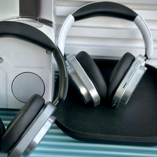 Wireless Earphone Headphones For Music Lovers & Professionals - Suitable for Travel, Office & Home, 5-6 Hours Playback Time, High Quality Model - Silver