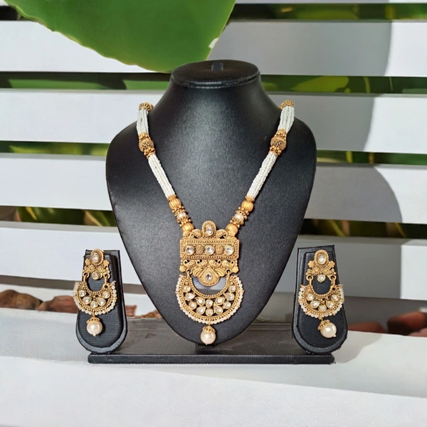Ethnic Royal White Kundan Necklace Set