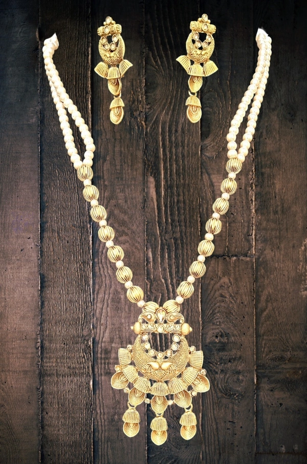 Traditional Multi Kundan & Beads Necklace Set