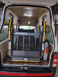 Hydraulic Wheelchair Lift