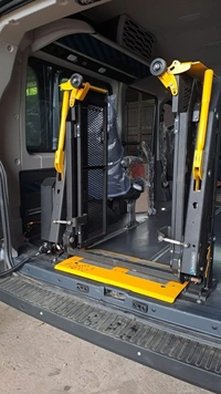 Hydraulic Wheelchair Lift
