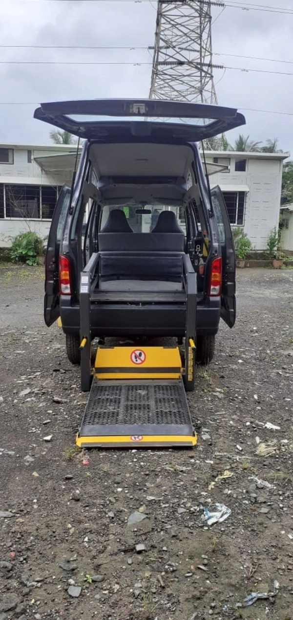 Hydraulic Wheelchair Lift