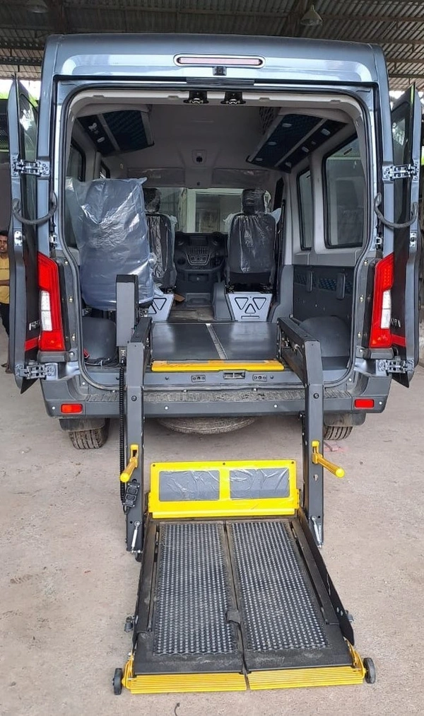 Hydraulic Wheelchair Lift
