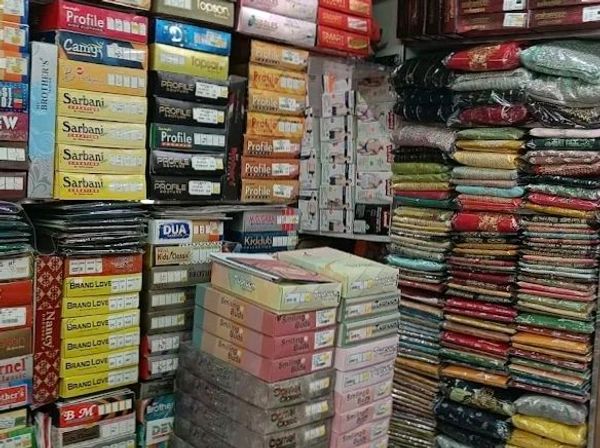 Satyam Shivam Vastra Vikreta