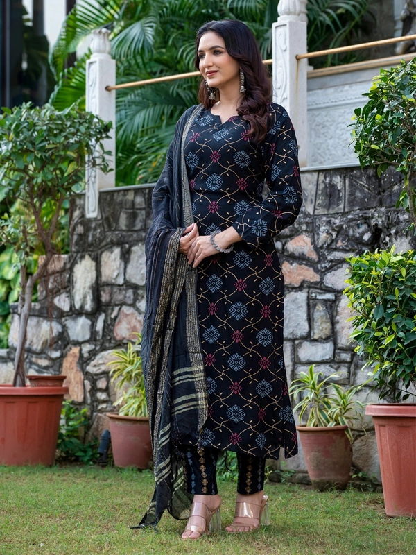 Arihant Creations Rayon Embroidered Kurti Pant Dupatta Set - S