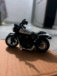 Classic Cruiser Bike – 48 Thunders Edition (Die-Cast Toy)