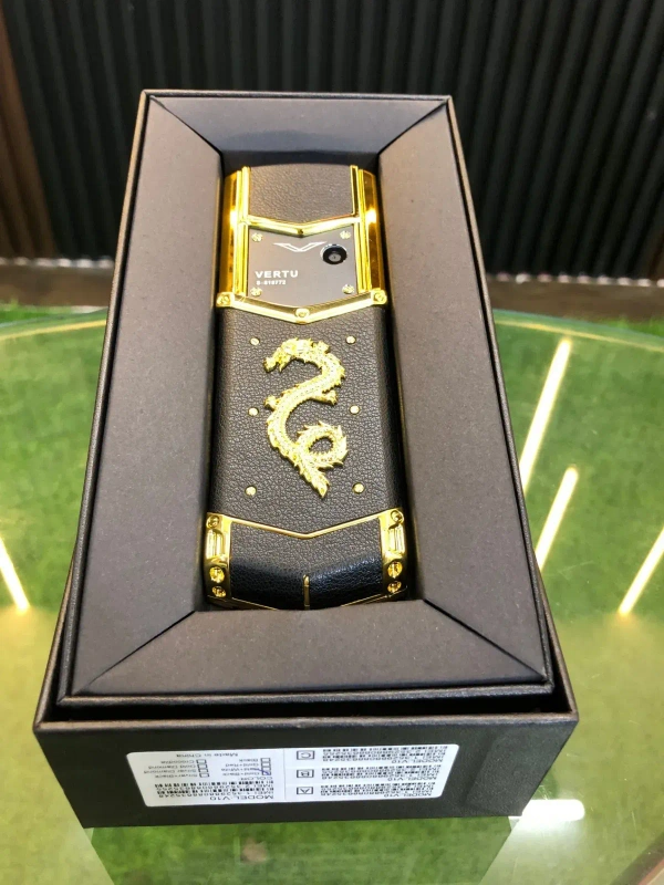 Vertu Signature V10 Dragon Leather Keypad Mobile Phone - Black