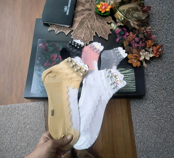 Neo Clean 3 Pairs Pearl Lace Women’s Socks – Stylish Fashion Ankle Socks for Ladies, Breathable & Comfortable Design, Random Colors for Casual & Party Wear