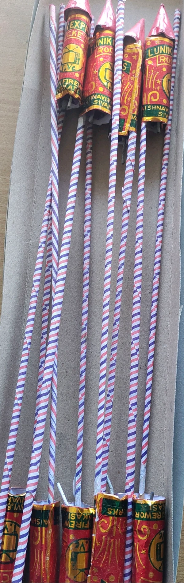 Lunik Rocket - லூனிக் ராக்கெட் (10 pcs)