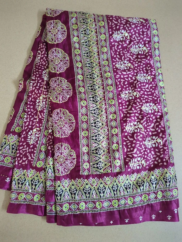 soft silk kantha - Cardinal Pink  and green 2