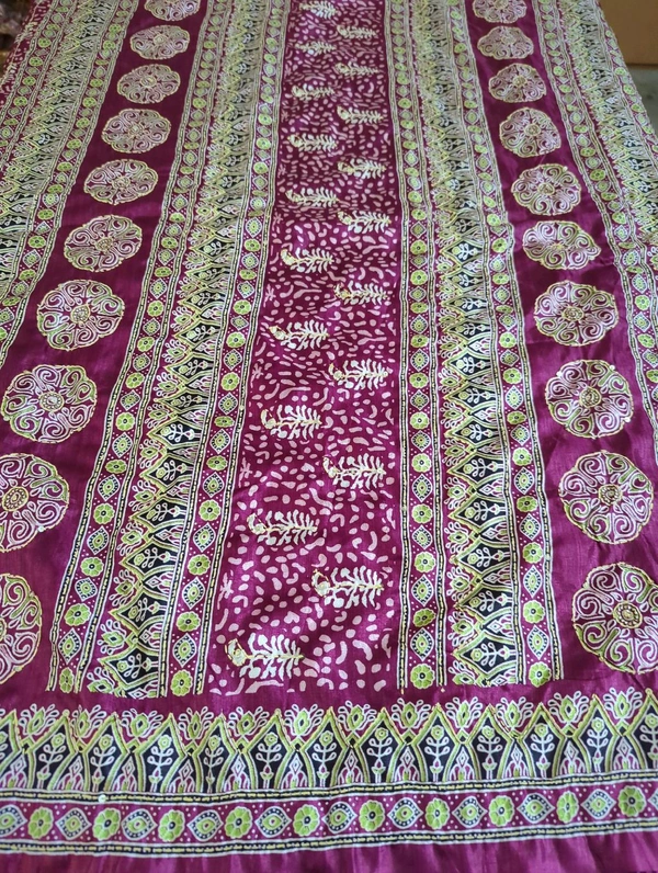 soft silk kantha - Cardinal Pink  and green 2