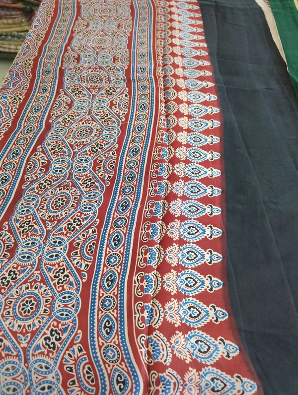 Pure Model Ajarakh - Dark green