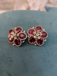 Designer Studs  - Vz, Red