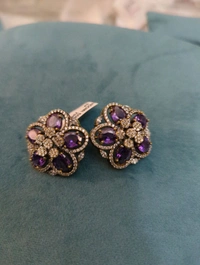Designer Studs  - Vz, Electric Violet