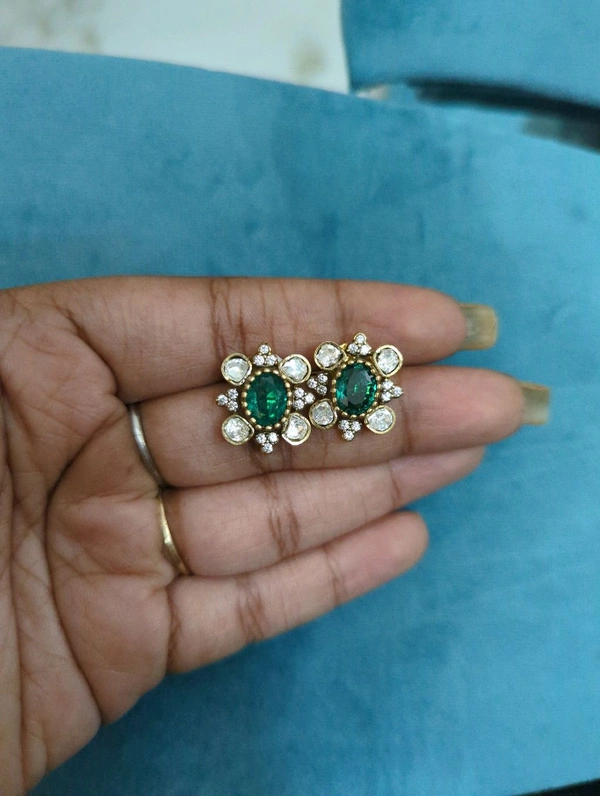 Victorian Studs  - green, Vz