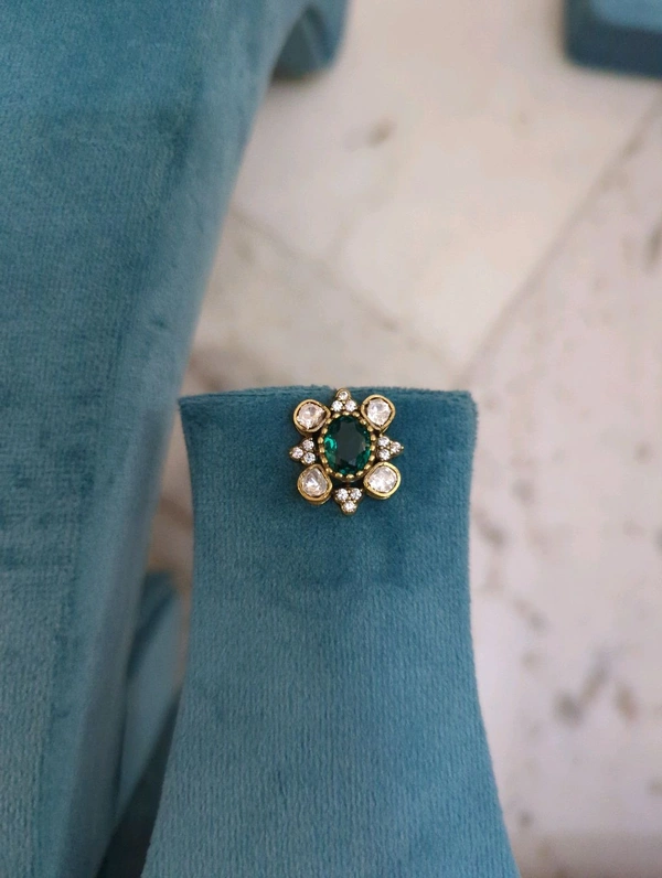 Victorian Studs  - green, Vz