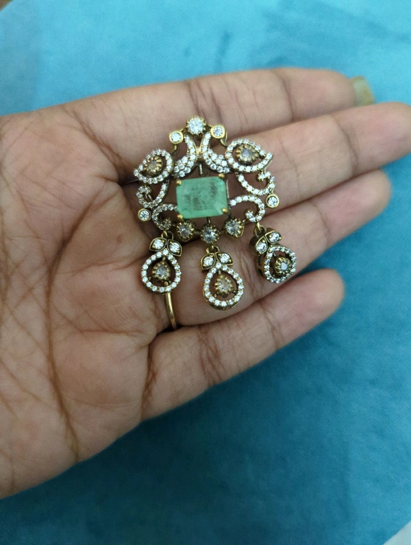 Victorian Pendant  - Vz, Jungle Mist