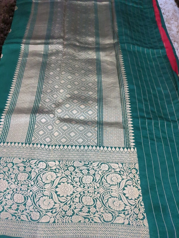 Pure Handloom Raw mango Pattu  - dark green