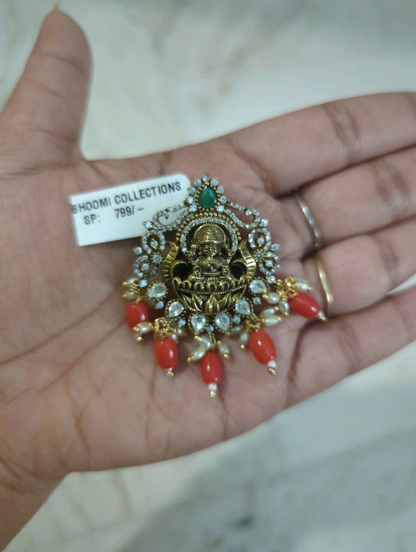 Victorian Pendent - Red