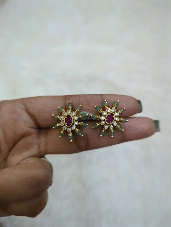 Ear Studs  - Vz, Red