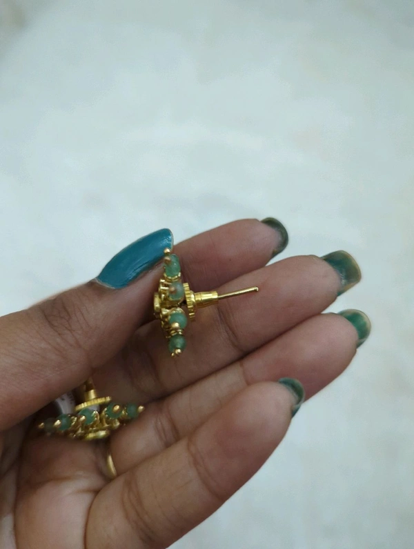 Ear Studs  - Vz, Red