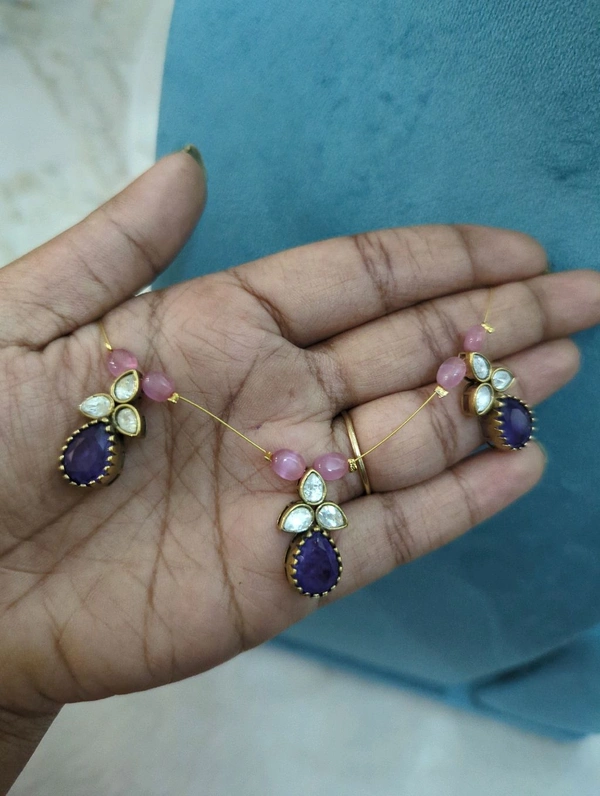 Invisible Chains With Mossanite Pendents - Vz, Pigment Indigo