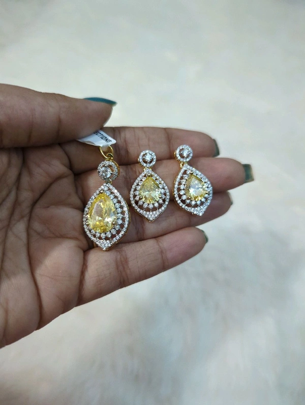 Diamond Copy Pendent With Earrings  - Vz, Pale Canary