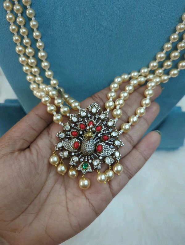 Swarovski Long Mala With Victory  - Vz