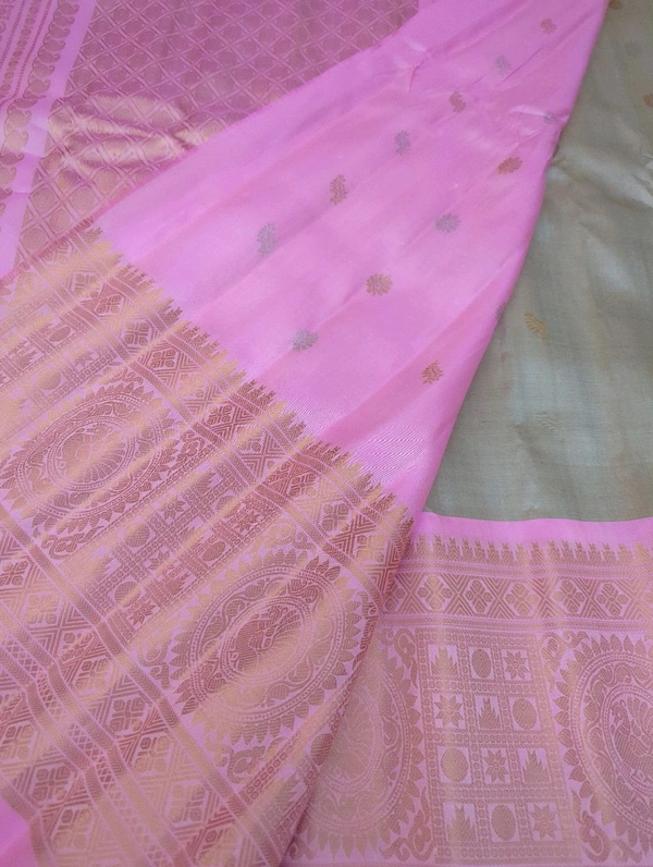Pure Handloom Premium Gadwal Pattu With Kanchi Boards  - Silver