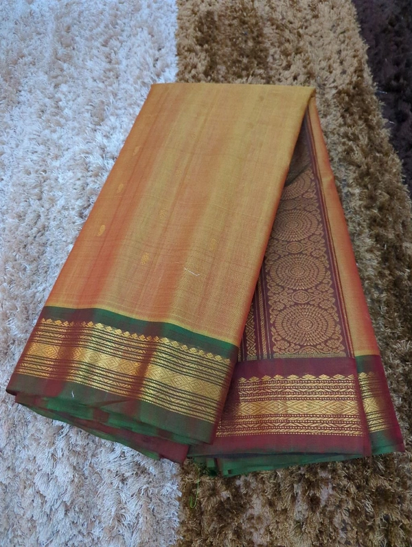 Pure Handloom Gadwal Pattu  - Pirate Gold