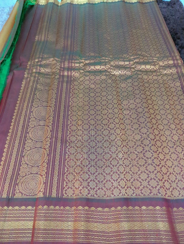 Pure Handloom Gadwal Pattu  - Pirate Gold