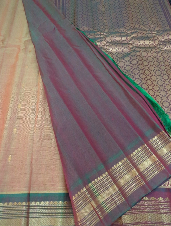 Pure Handloom Gadwal Pattu  - Pirate Gold