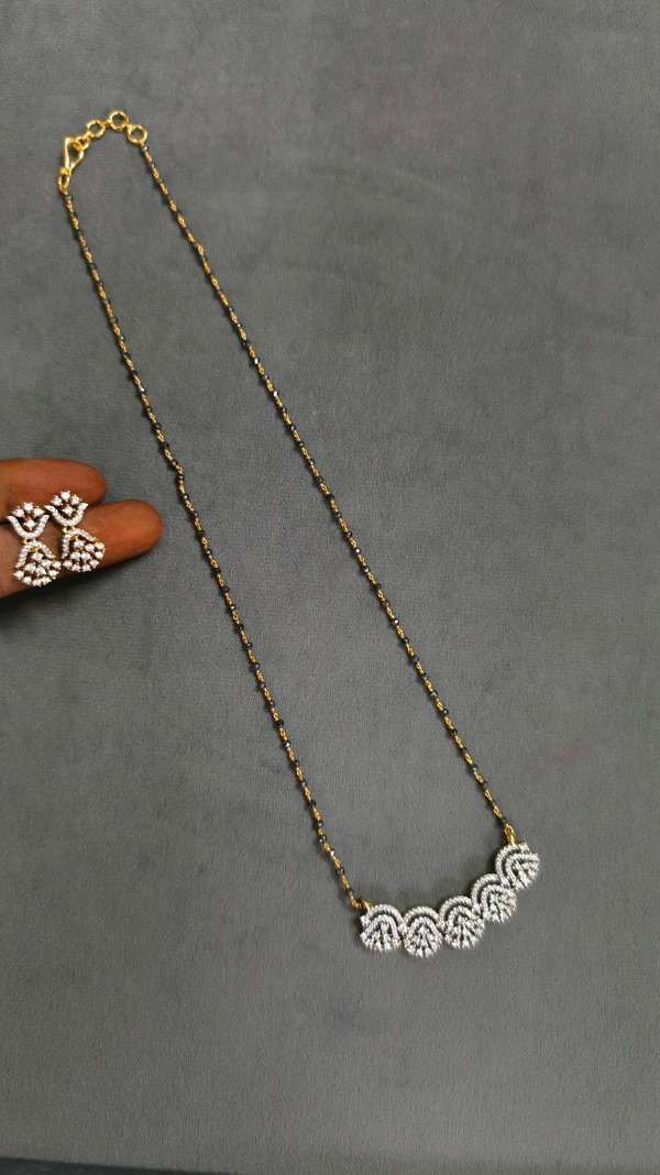 Black Diamonds With Diamond Replica Pendant And Eartops - 17 Inches, Vz