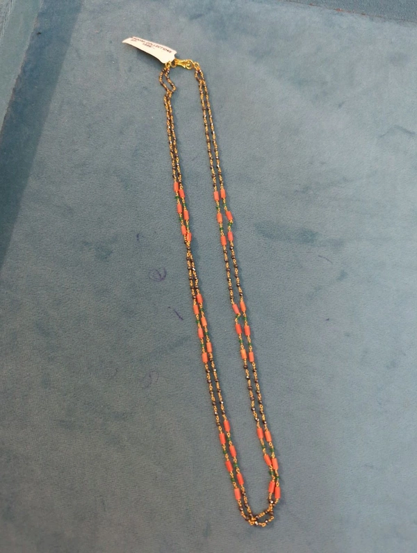 Black Diamonds With Pipe Corals And Emeralds - 2 Lines 18 Inches