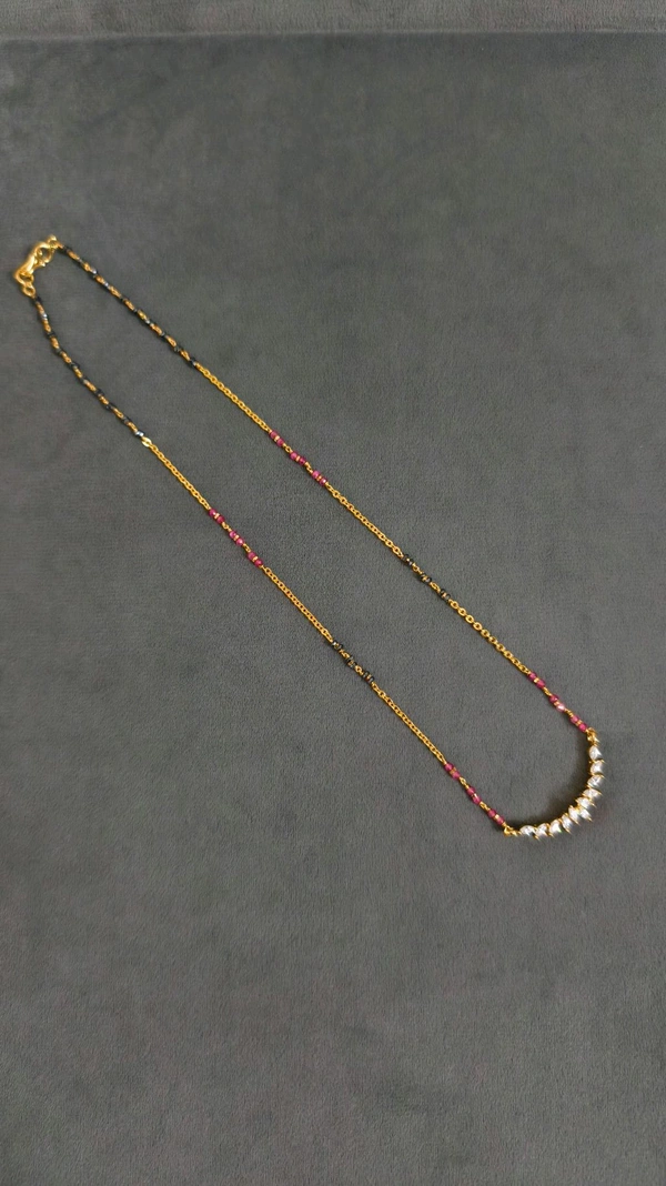Black Diamonds With Pink Manulu - 16 Inches, Vz
