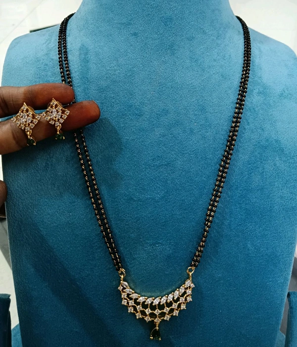 2 Lines Black Beads With Diamond Copy Pendant And Earrings 