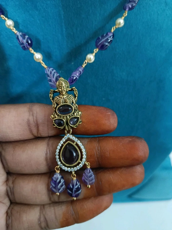 Monalisa Beads With Victorian Laxmi Pendant 