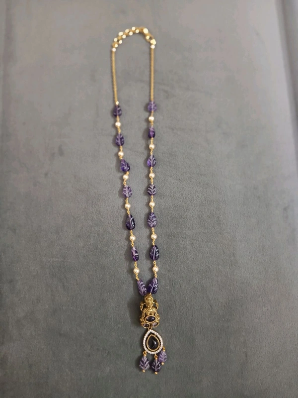 Monalisa Beads With Victorian Laxmi Pendant 