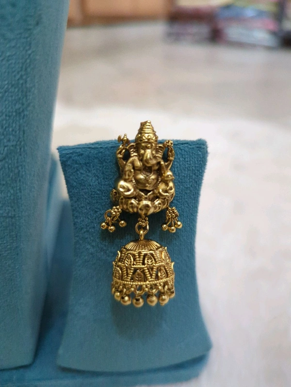 Ganesh Nakshi Jumkies