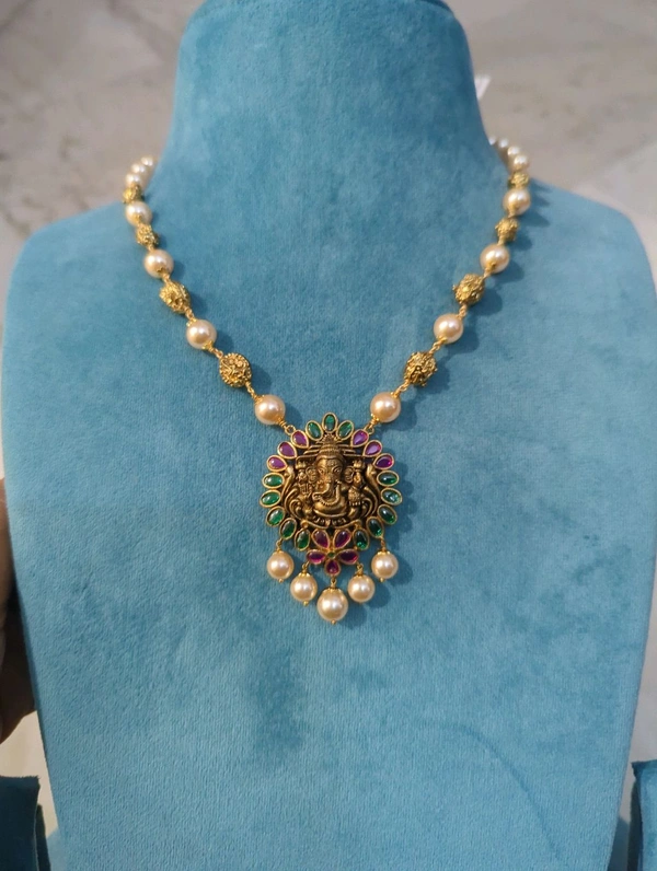 Swaroski With Ganesh Pendent 