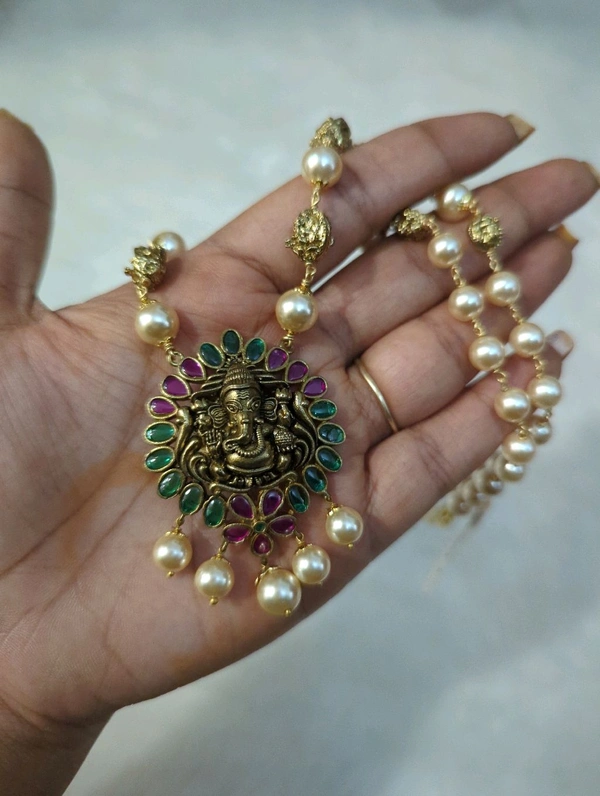Swaroski With Ganesh Pendent 