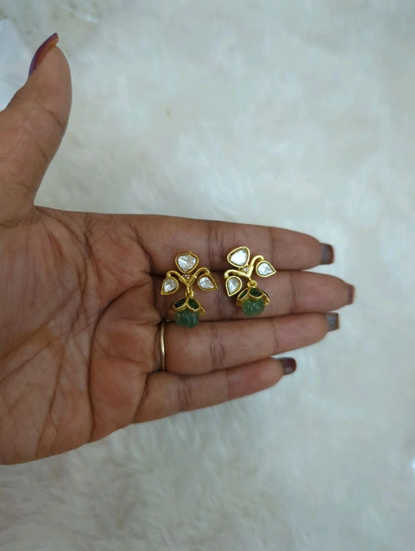 Jadua Kundan Cute Earring  - green